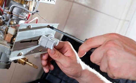 Професійне чищення газової колонки: коли потрібен майстер