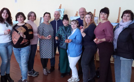 У громаді готуються до Великодня: проводять майстер-класи з писанкарства та самчиківського розпису