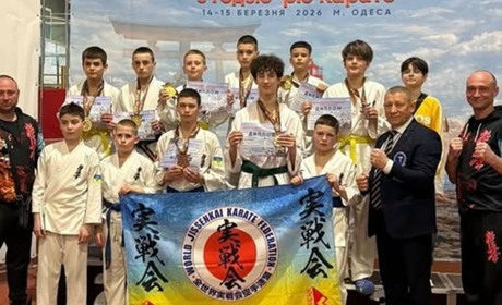 Кулаки та характер: об’єднана збірна південноукраїнських каратистів підкорила обласний п’єдестал