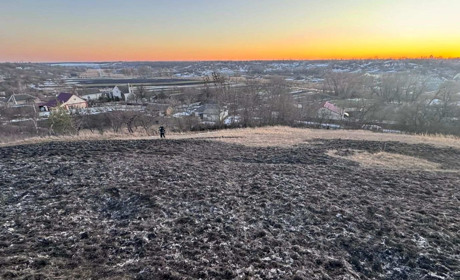 Вогонь на сухостої біля цвинтаря у Кагарлику: рятувальники нагадують про штрафи для паліїв природи