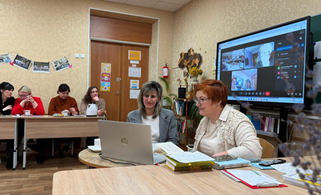 «Коли говорити про поезію, як не навесні»: поетична зустріч у Первомайську із гостею зі Львівщини