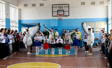 «Ангели, народжені серед людей»: вечір пам’яті у Кагарлицькому ліцеї №2 імені Василя Дашенка