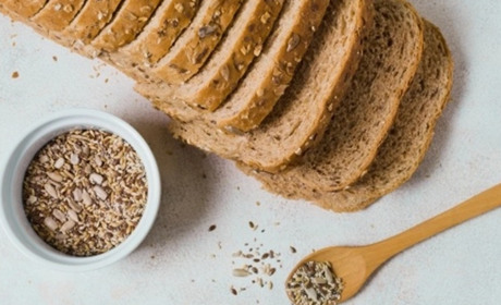 Хліб із насінням і зеленню: що додати, щоб смак став яскравішим