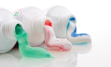 Чи може фтор у зубній пасті зашкодити здоров’ю? Розвінчуємо міфи