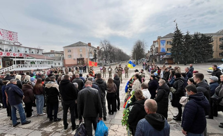 Первомайськ попрощався з солдатом Олександром Гармашем