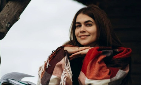 «Я ліплю надію руками»: історія майстрині з Мигії, яка віднайшла себе під час війни