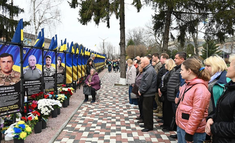 Зберегти пам’яь про Героїв навічно: у Кагарлику відкрили ще сім банерів полеглим Захисникам-землякам