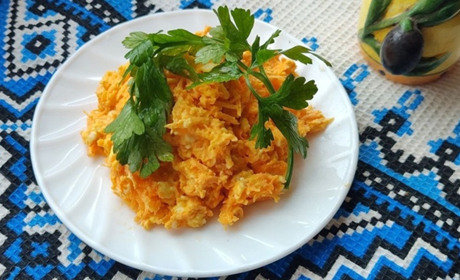 3 + 1 рецепти салатів з моркви: яскраві, вітамінні та смачні. Оновлено