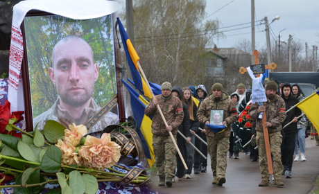 У селі на Переяславщині попрощалися з полеглим Героєм Дмитром Самохіним