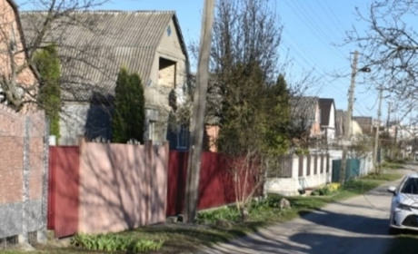 Смертельний конфлікт у Фастові: чоловік ударив знайомого ножем у шию