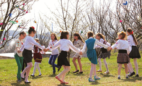 10 років тому: як у Городку закликали весну за давніми традиціями