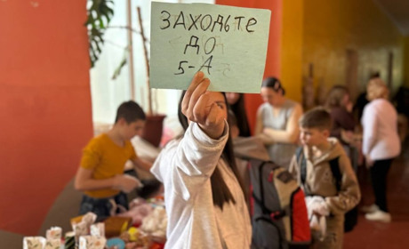 Паски, писанки і велика справа: у Первомайському ліцеї «Престиж» ярмаркували заради ЗСУ