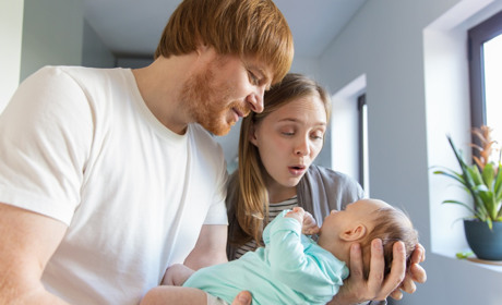 Дитина народилася у шлюбі, але від іншого чоловіка: як правильно оформити батьківство