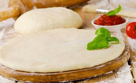 Дріжджове тісто для піци: перевірений рецепт