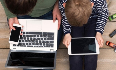 Соцмережі для дітей в Україні: чи можуть запровадити вікові обмеження і як це працює у світі