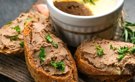 Паштет із курячої печінки: покроковий рецепт