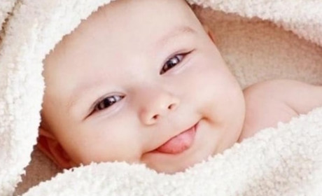 Пологи на колесах: у Фастові медики прийняли немовля з потяга