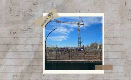 У Маріуполі будують житло для росіян, поки місцеві живуть у гаражах