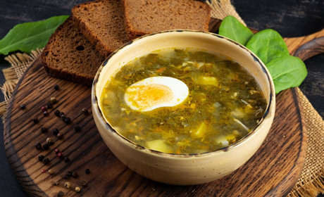 Як приготувати зелений борщ зі щавлем: покроковий рецепт