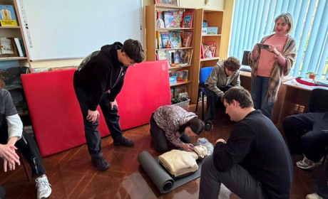 У Старокостянтинові школярів навчали надавати першу домедичну допомогу