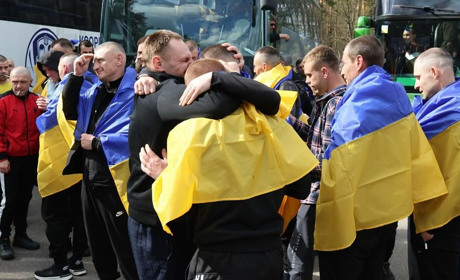 Після майже двох років полону первомаєць повернувся додому