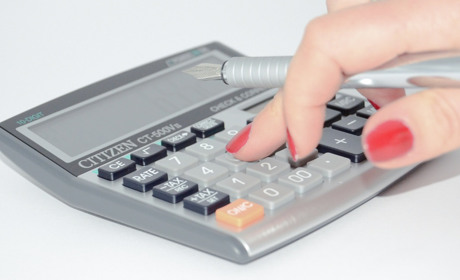 Тарифи, виплати та відстрочки: що нового чекає на українців з 1 травня 2026 року. Оновлено