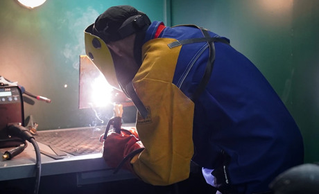 Викладач Гадяцького ВПАУ став призером обласного конкурсу майстрів-зварювальників