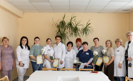 У пологовому відділенні Ніжинської міської лікарні привітали акушерок