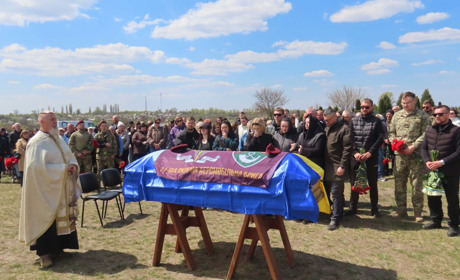 Золотоніщина в скорботі: на щиті славний десантник Іван Мозговий (ВІДЕО)