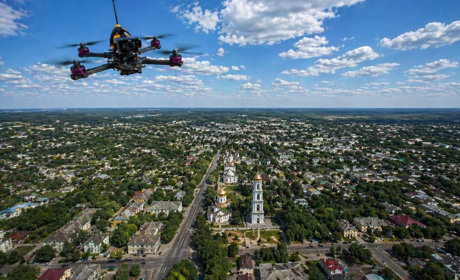 Загроза в небі: як вберегти себе під час атаки дронів