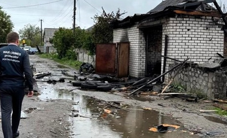 Внаслідок атаки дронів на Полтавщину у Кременчуці пошкоджені авто та складські приміщення