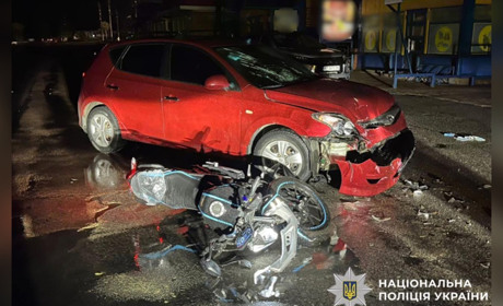 У Переяславі в ДТП травмувалася водійка мотоцикла: поліція відкрила кримінальне провадження