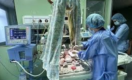 У Старокостянтинові дитина захлинулася сумішшю та опинилася в реанімації