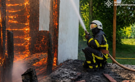 На Звягельщині згорів дерев'яний костел