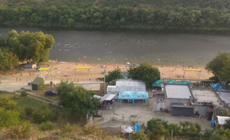У Південноукраїнську стартує купальний сезон: що ще не встигли зробити на міському пляжі