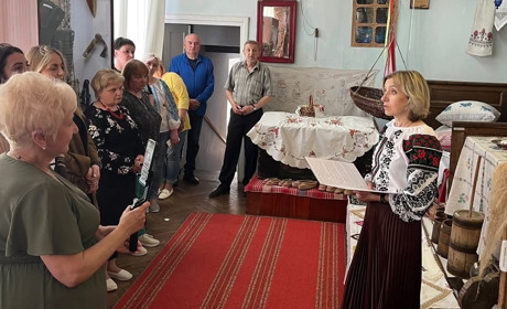 У Кременецькому музеї відкрили виставку «Душа вишита хрестиком»