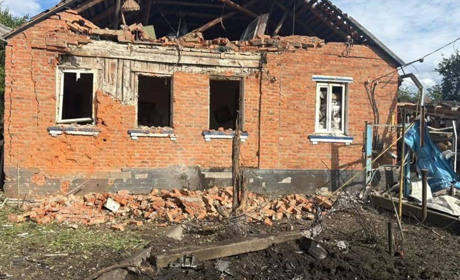 Російські війська продовжують обстрілювати Великобурлуцьку громаду: пошкоджено житлові будинки