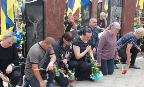 Йому назавжди 46: Шосткинська громада попрощалася з командиром відділення БПЛА