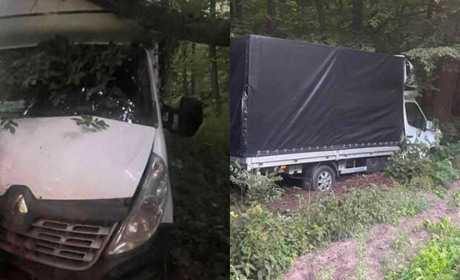 У Сарненському районі водій фургона не впорався з керуванням і з’їхав у кювет