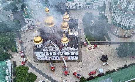 Внаслідок атаки рф 15 червня горів Успенський собор Києво-Печерської Лаври та «Мистецький арсенал»