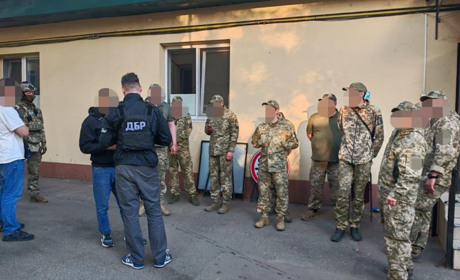 На Одещині викрили схему незаконної мобілізації: дев’ятьох людей підозрюють у катуваннях