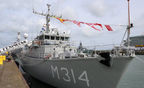 ВМС України отримали від Нідерландів мінний тральщик “Генічеськ”