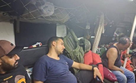 Внаслідок нічної атаки на судна біля Одеси загинув моряк, пошкоджено три суховантажі