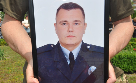 Навіки в строю: Нетішин віддав шану молодшому лейтенанту Миколі Рижику