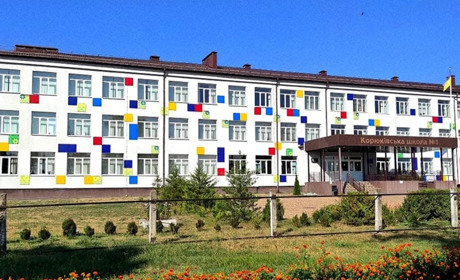 У яких закладах Корюківської громади не буде першокласників, а у яких - старшокласників