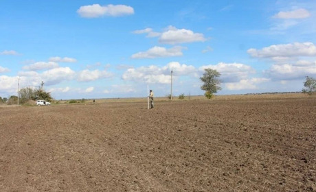 На окупованій Херсонщині російські археологи незаконно доліджують новий курган