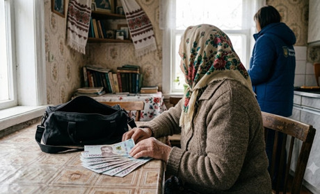 Соцробітницю з Глухова засудили за крадіжку 10 тисяч гривень у підопічної