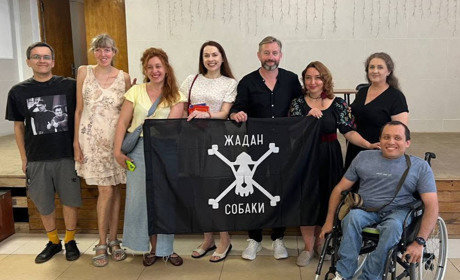 «Жадан і Собаки» виступили у Фастові: зібрані під час концерту кошти передали корпусу «Хартія»