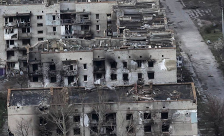В окупованих Олешках люди ділять пів літра молока на шістьох, а російські військові відбирають їжу