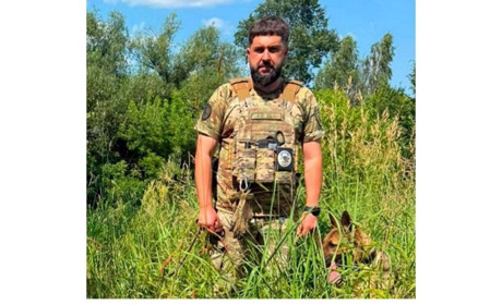 На Київщині кінолог зі службовою вівчаркою розшукав пенсіонерку, яка зникла після виходу з дому
